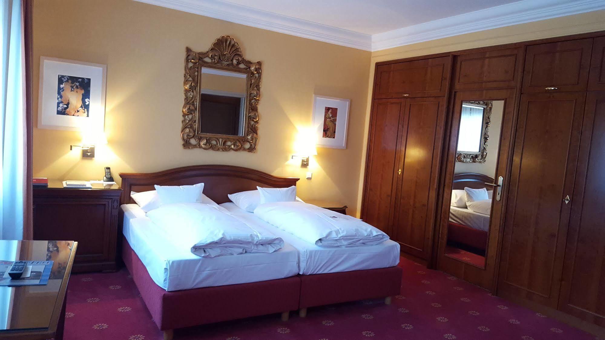 แอตแลนติก พาร์คโฮเทล Hotel บาเดน-บาเดน ภายนอก รูปภาพ